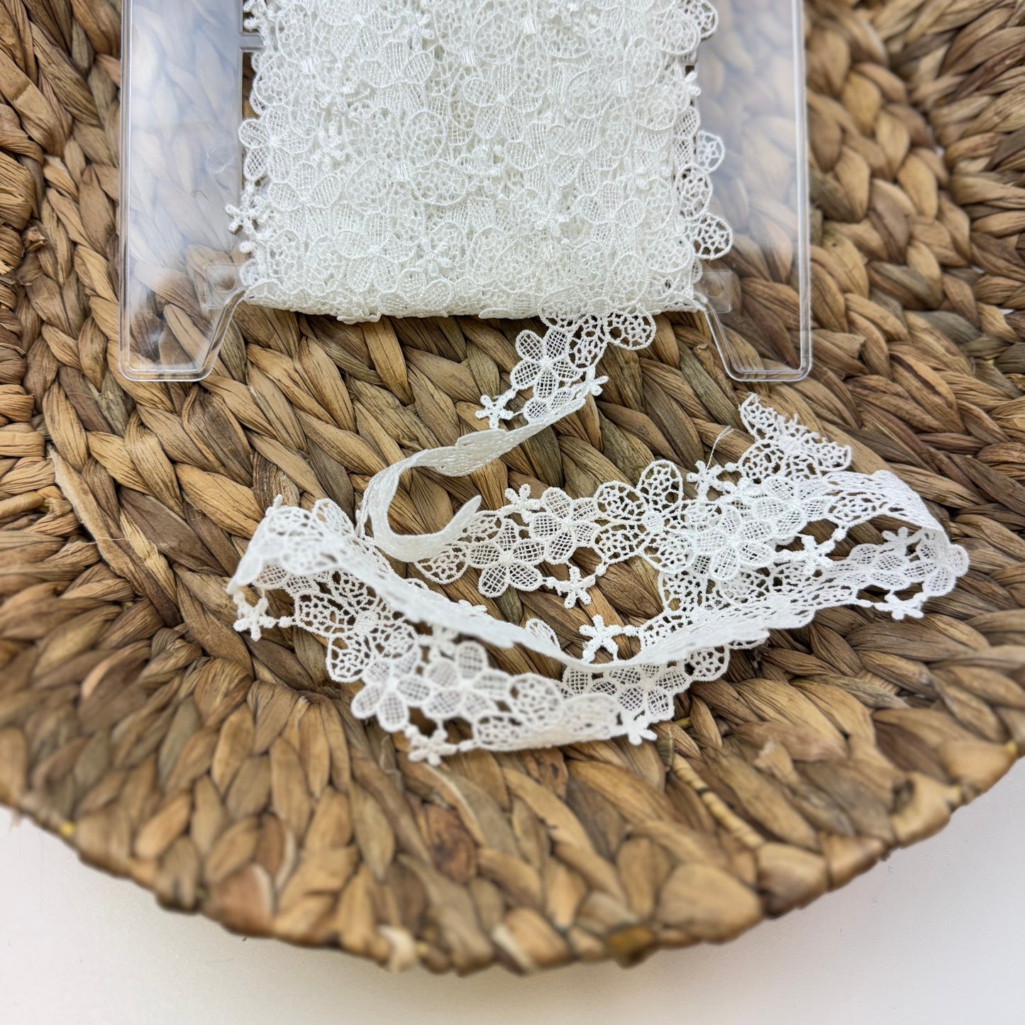 Spitze "Gänseblümchen - Weiß"