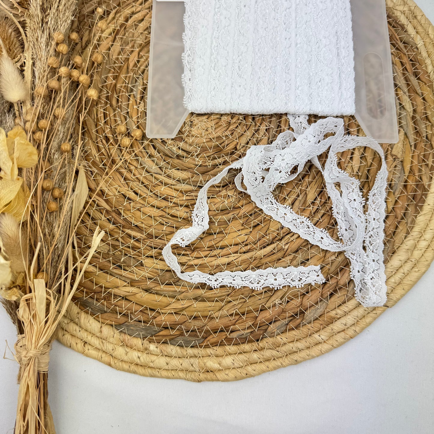 Spitze "Blume weiß" (elastisch)