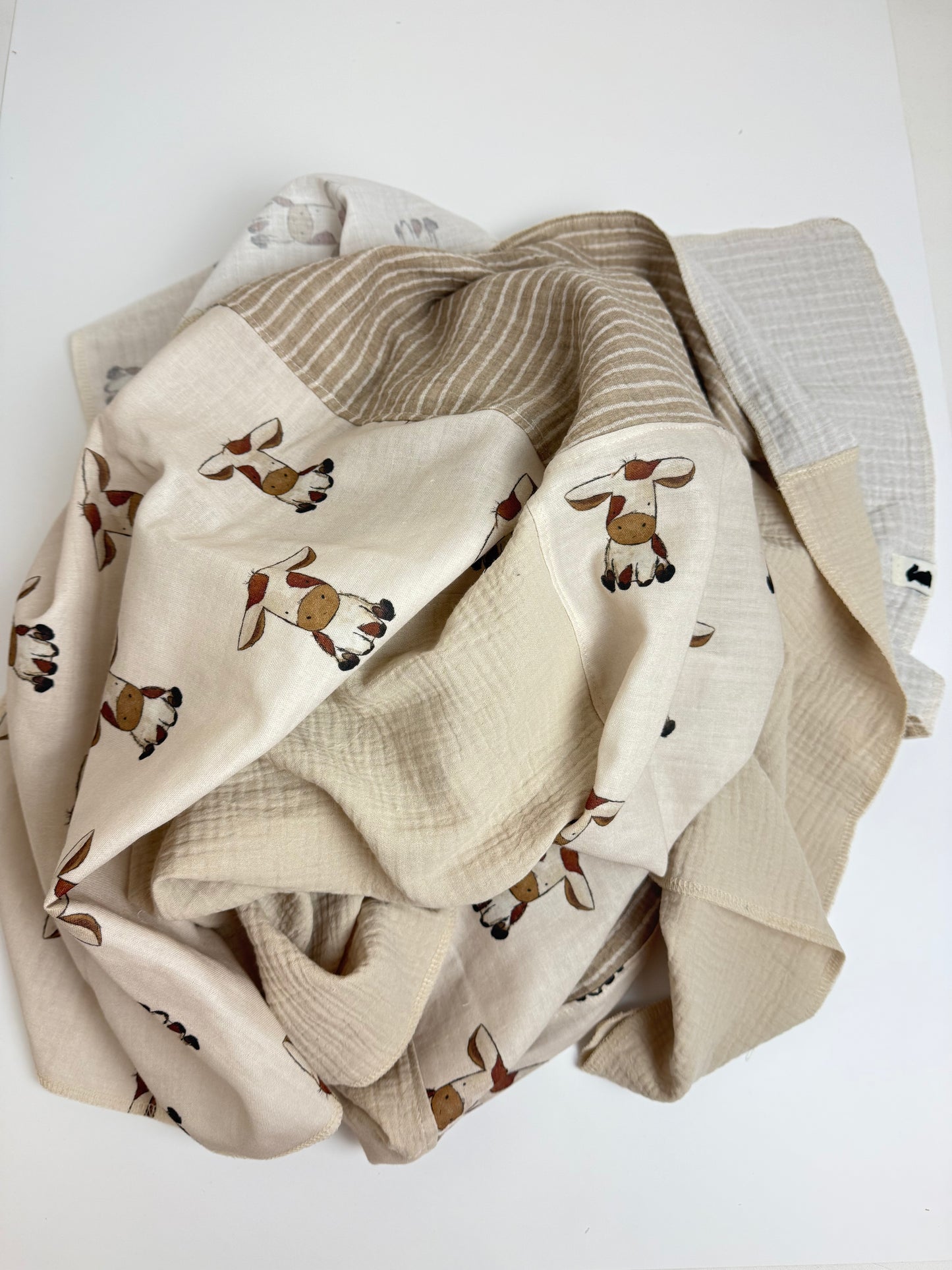 Musselindecke handmade | ca. 130 x 175 cm