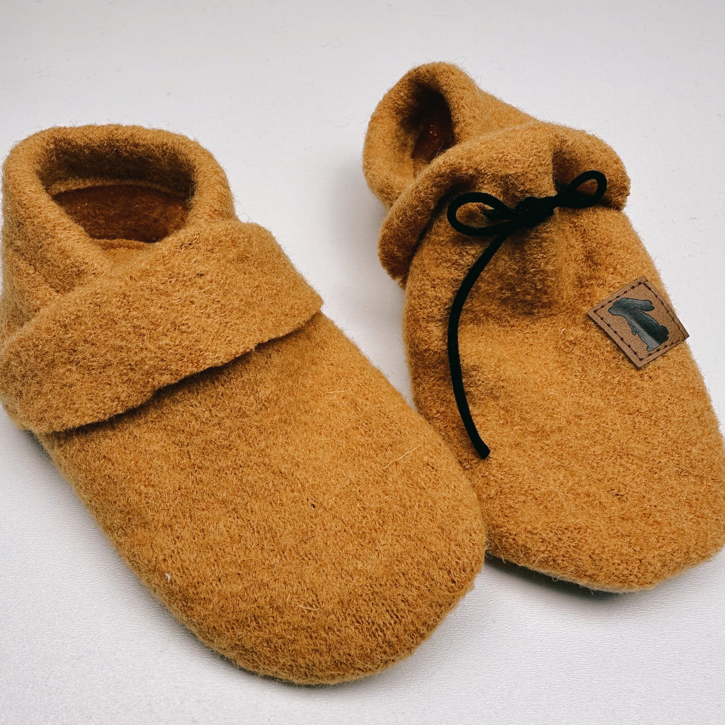 walking shoes (children's slippers, crawling shoes)