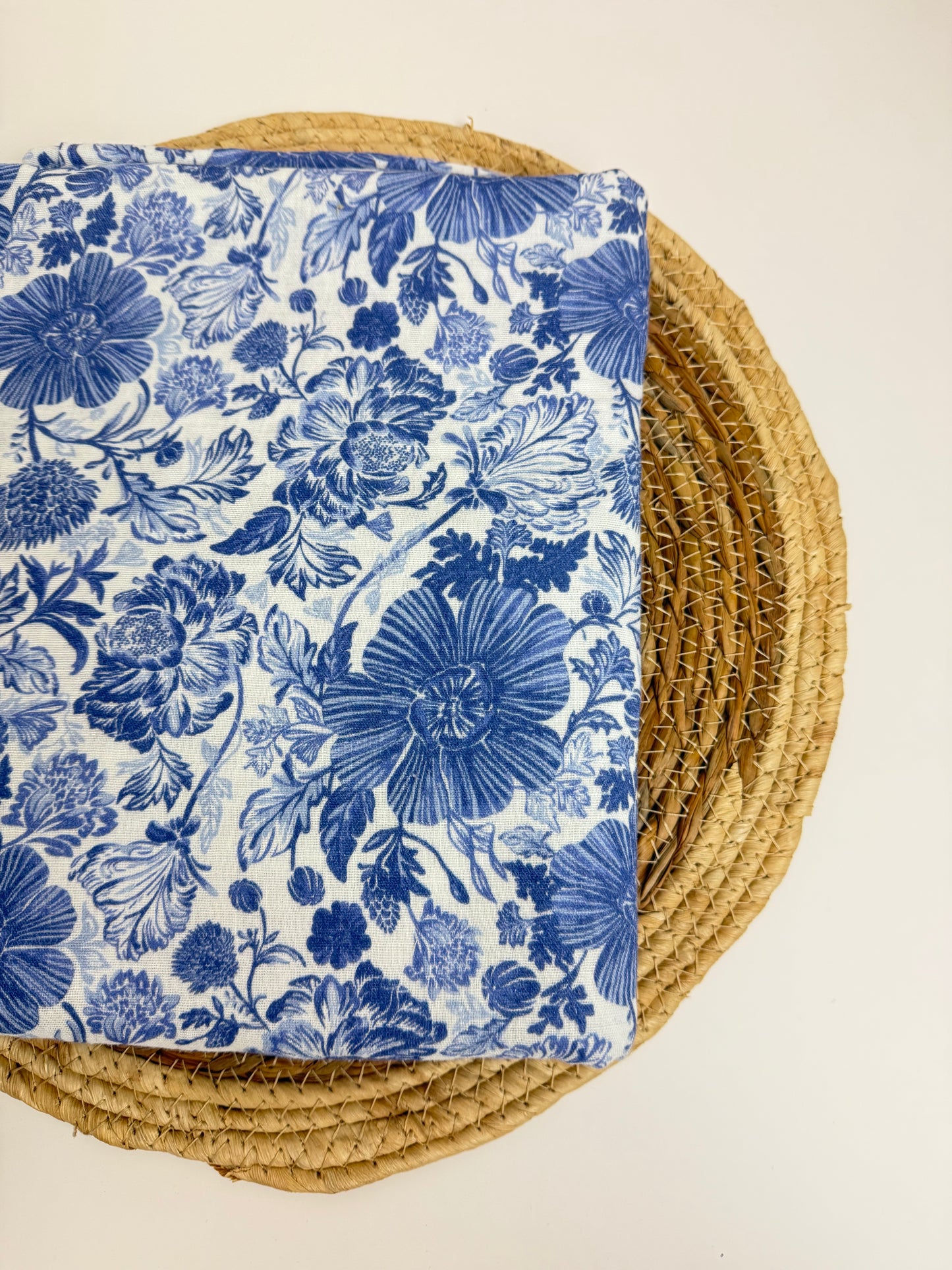 Musselindecke handmade | ca. 130 x 175 cm