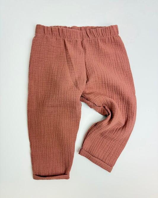 Musselinhose Lehmrosa